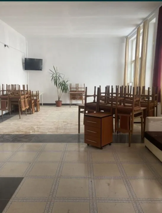 Cladire spatii birouri / garsoniere/ depozitare