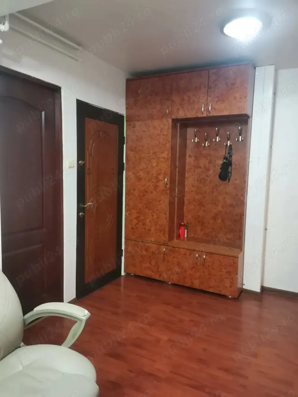 Proprietare, vand apartament cu 3 camere, decomandat, zona Alfa