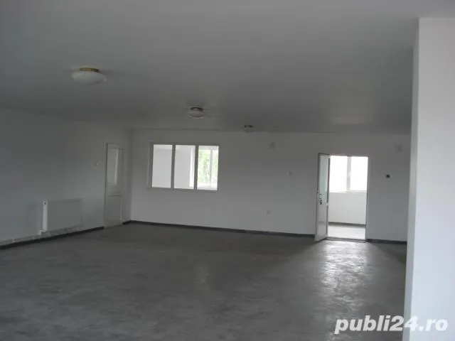 Inchiriez spatiu birouri, atelier/magazie.