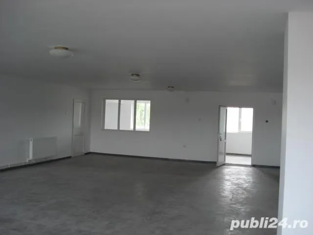 Inchiriez spatiu birouri, atelier/magazie.