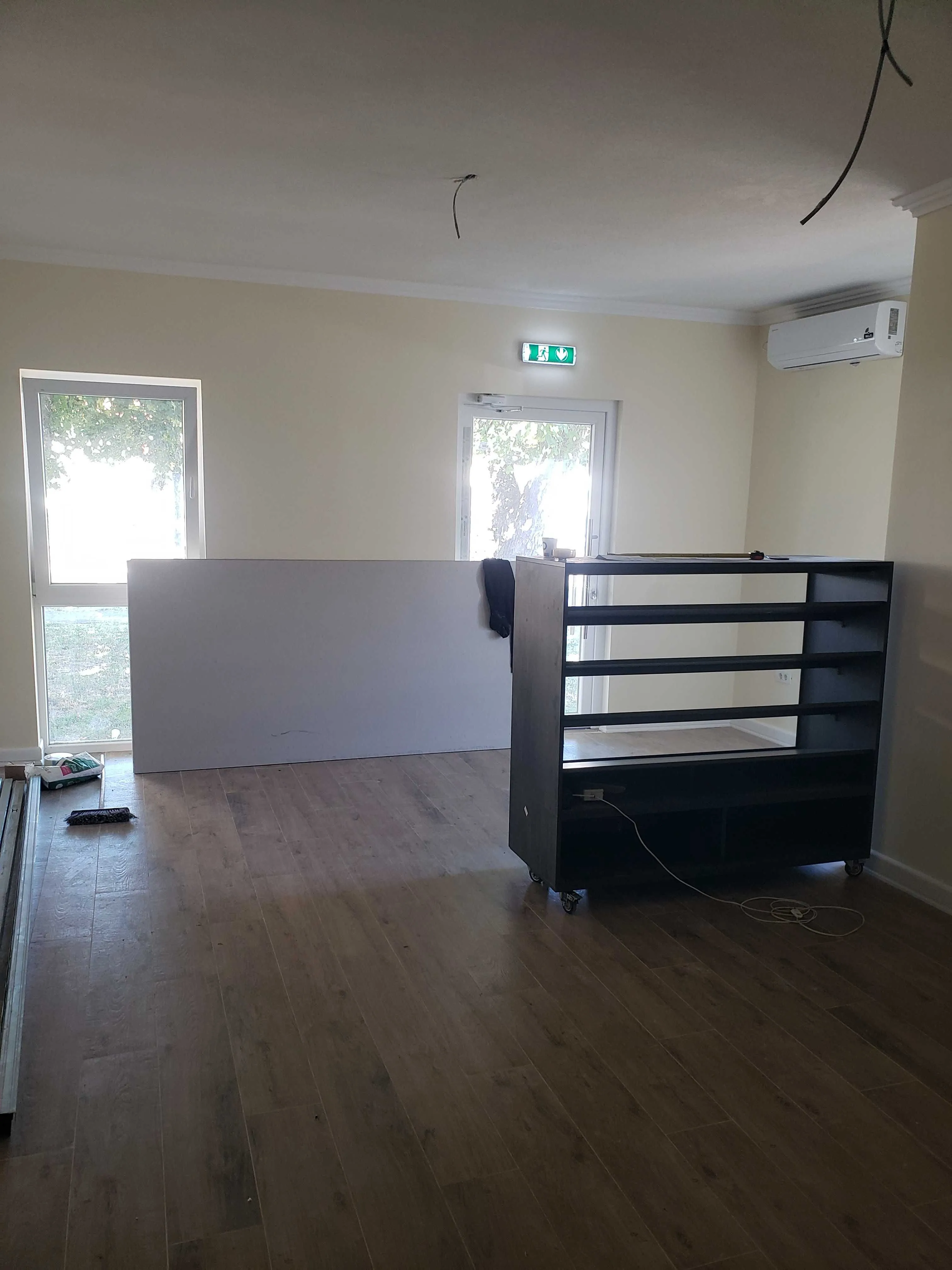 Inchiriez spatiu comercial in Aradul Nou