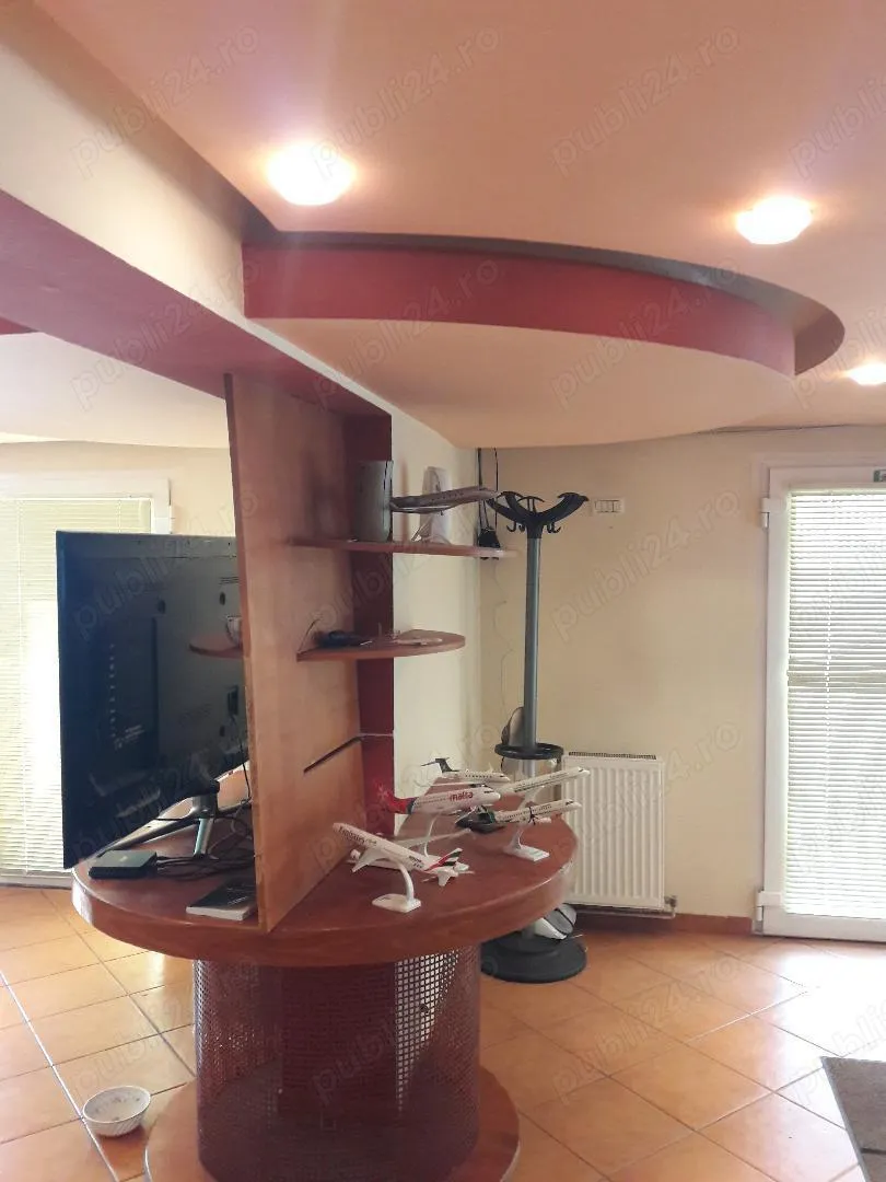 Proprietar inchiriez birou 90 mp