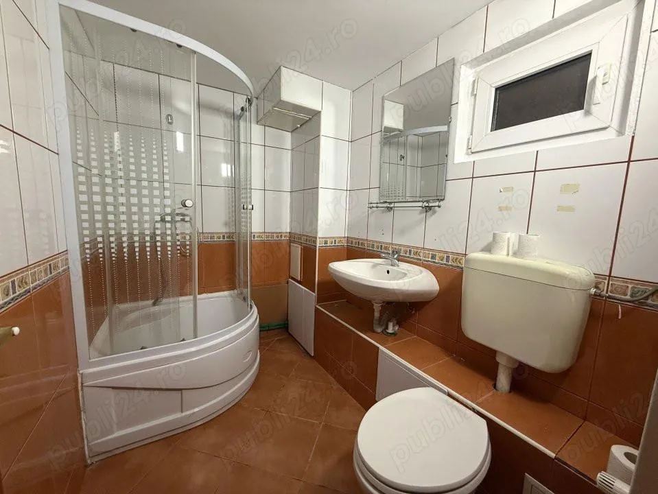 Proprietar inchiriez birou 90 mp