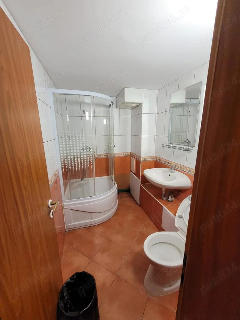 Proprietar inchiriez birou 90 mp