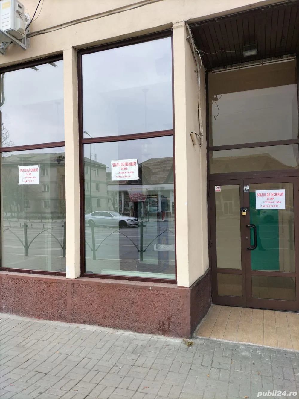 De inchiriat spatiu comercial central, 100mp (Geamuri Late)