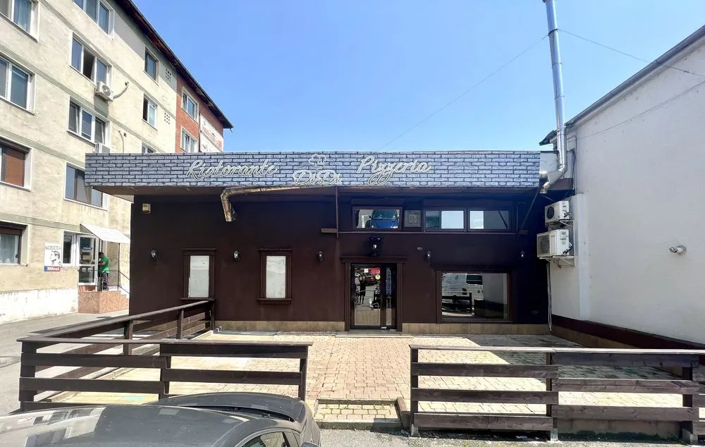 De inchiriat spatiu comercial central, 100mp (Geamuri Late)