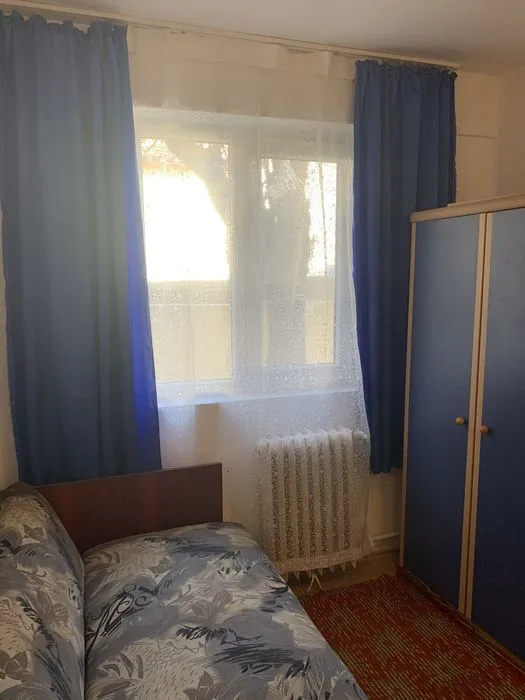 Inchiriez garsoniera conf 3 zona Boul Rosu