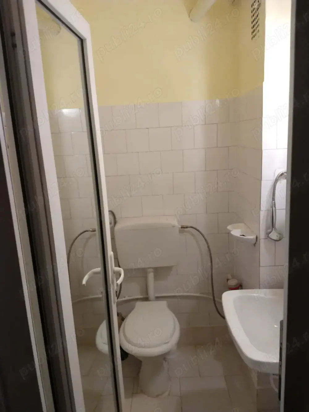 Inchiriez garsoniera conf 3 zona Boul Rosu