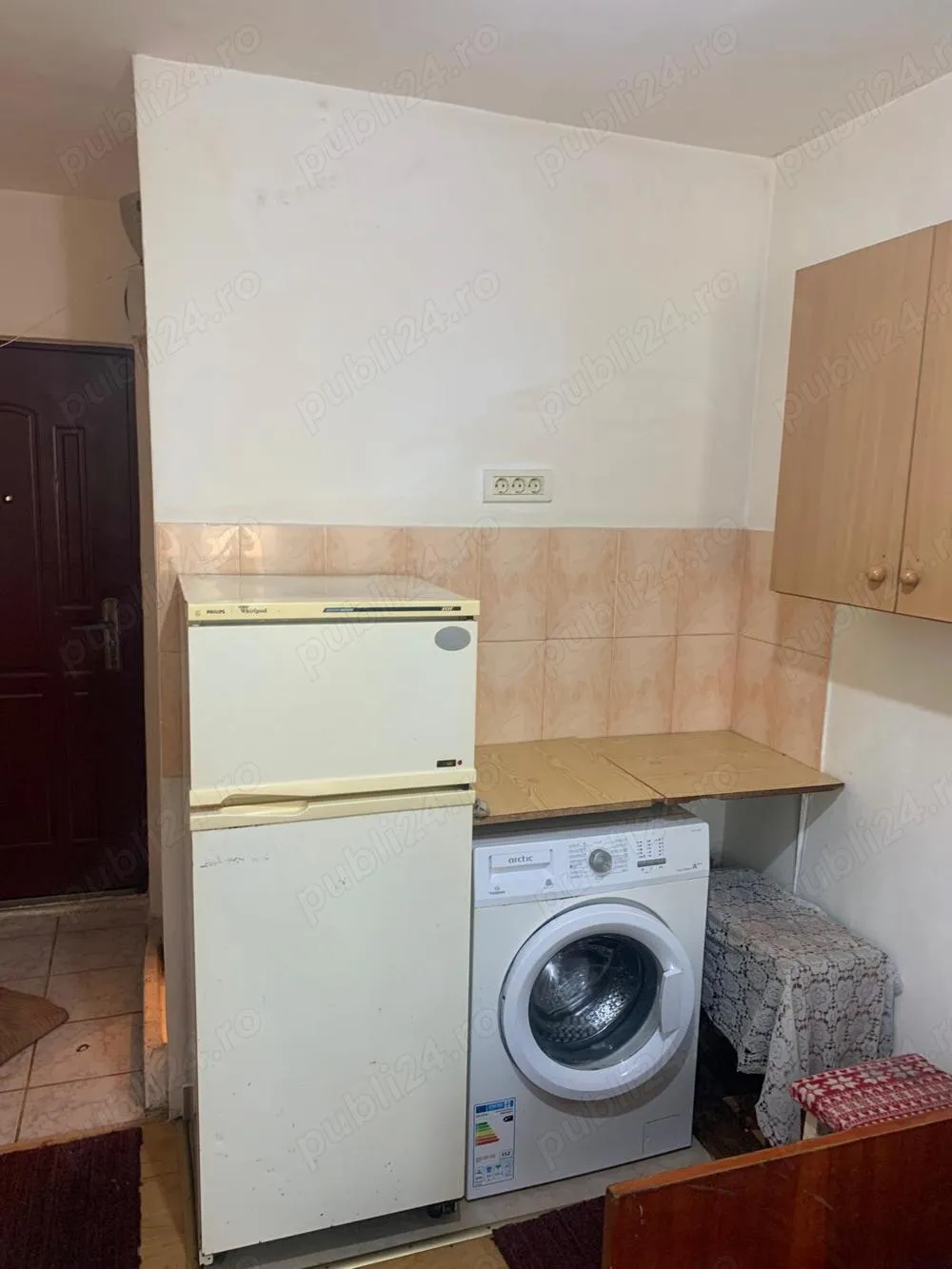 Inchiriez garsoniera conf 3 zona Boul Rosu