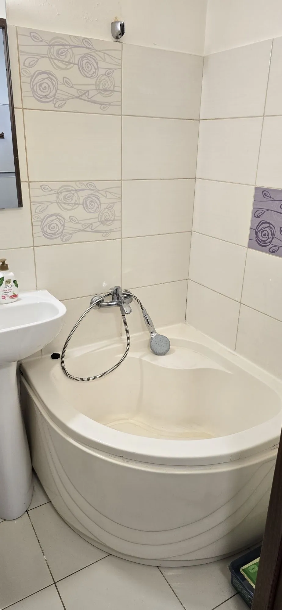 Garsoniera zona Far mobilat utilat cu vedere la mare si port