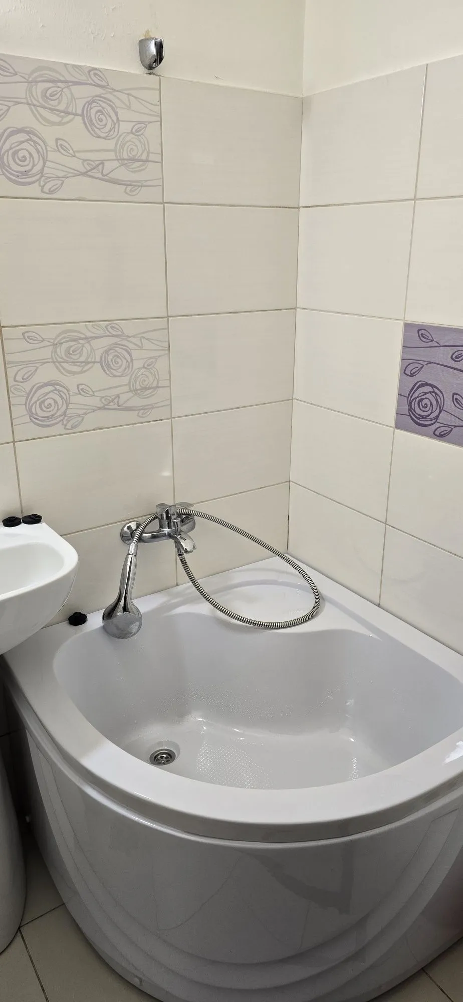 Garsoniera zona Far mobilat utilat cu vedere la mare si port