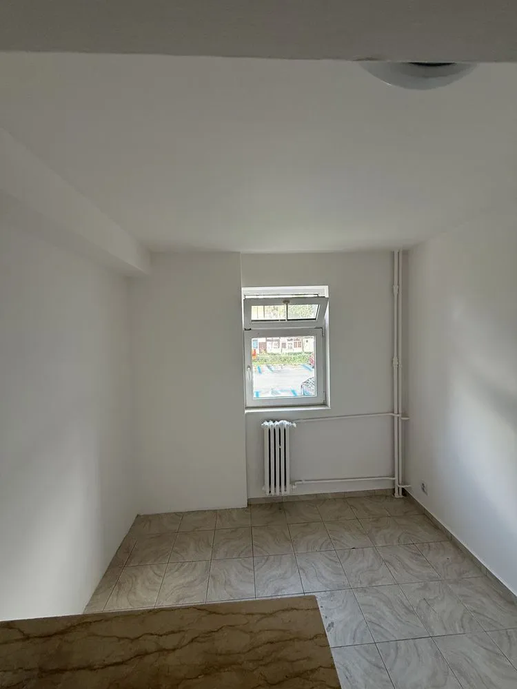 Vand camera de camin, cartier florilor