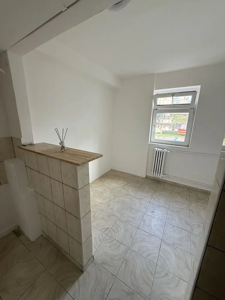 Vand camera de camin, cartier florilor