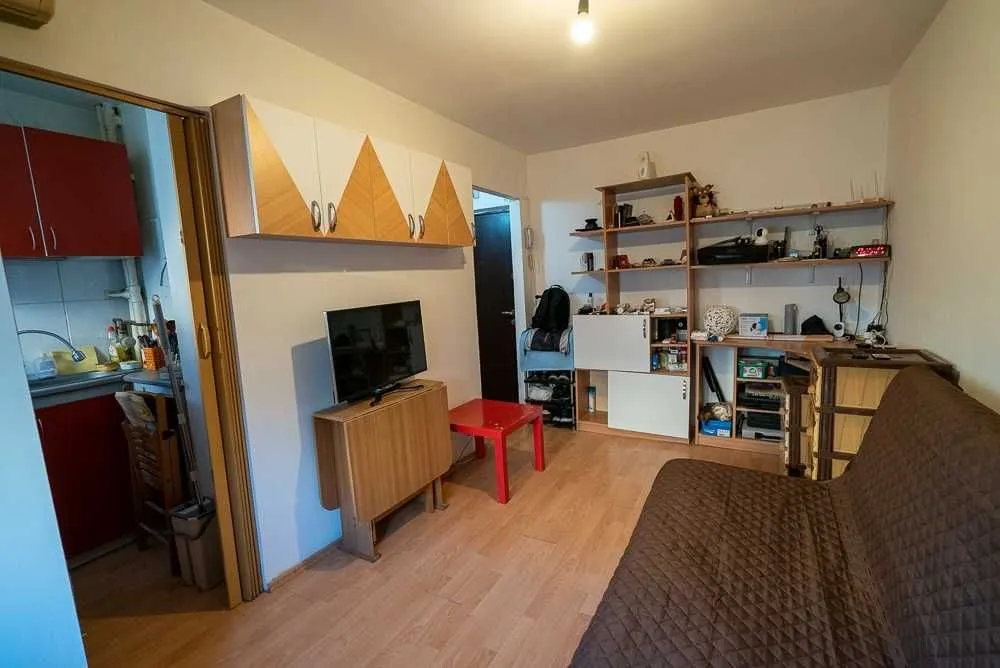 Garsoniera Piata Moghioros