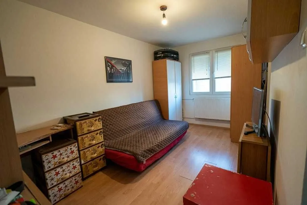 Garsoniera Piata Moghioros