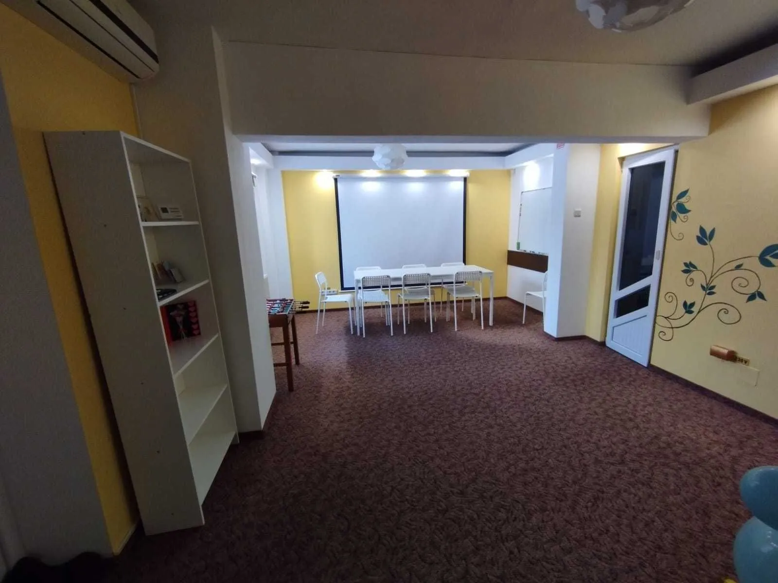 Inchiriez Spatiu comercial 60 mp, Bdul Valea Cetatii nr. 32 in statie