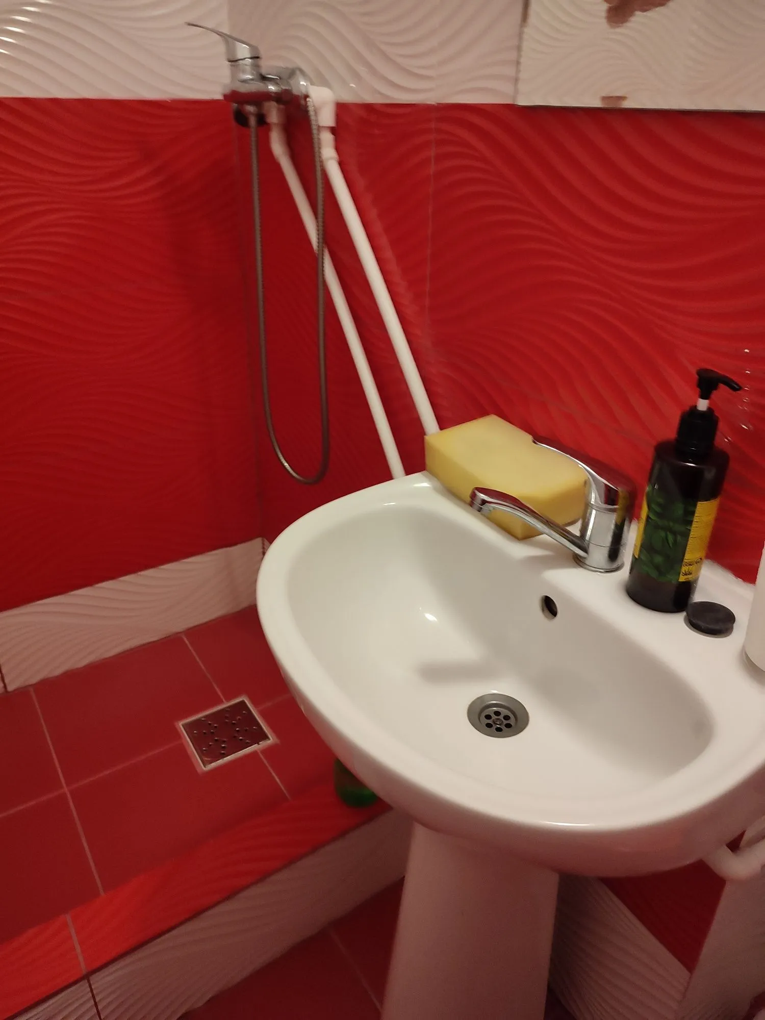 Vand Garsoniera Decomandata, 24, 5m patrati, an Craiovita Noua, etj3 .