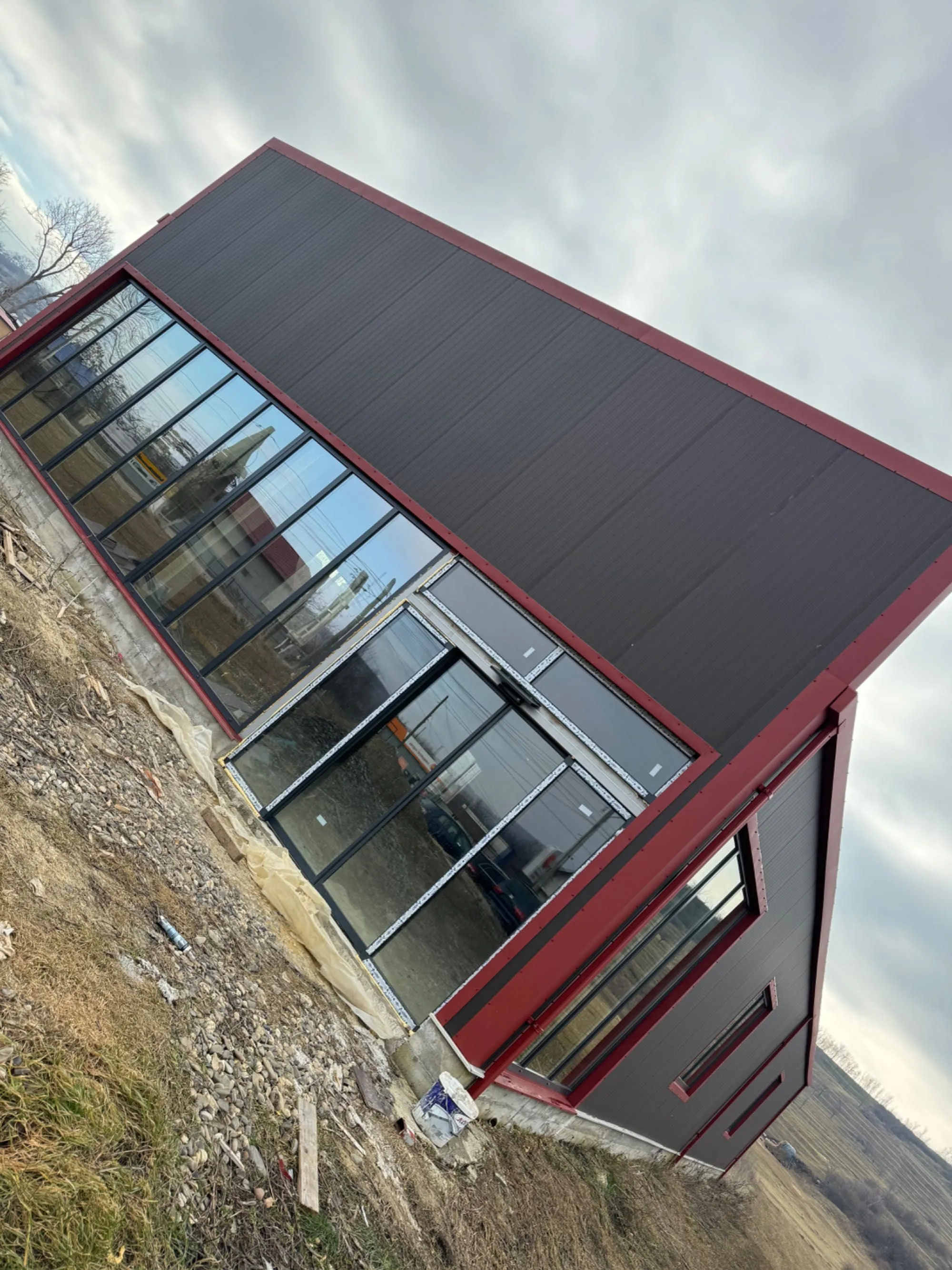 Spatiu comercial Hala de inchiriat in comuna Tibanesti