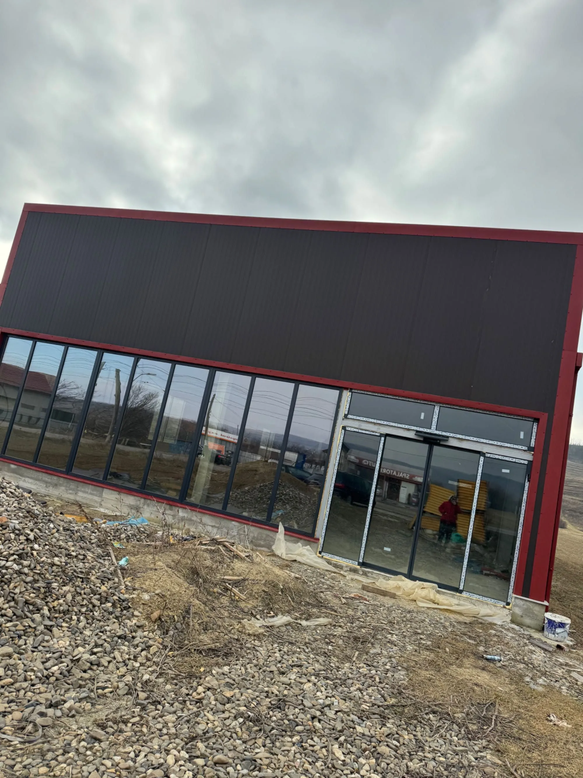 Spatiu comercial Hala de inchiriat in comuna Tibanesti