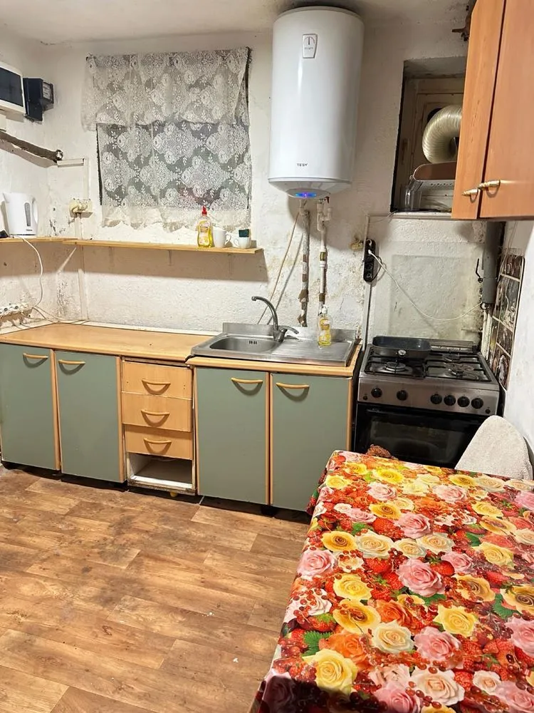 Apartament 1 camera, 36 mp, demisol in Cotroceni pret avantajos