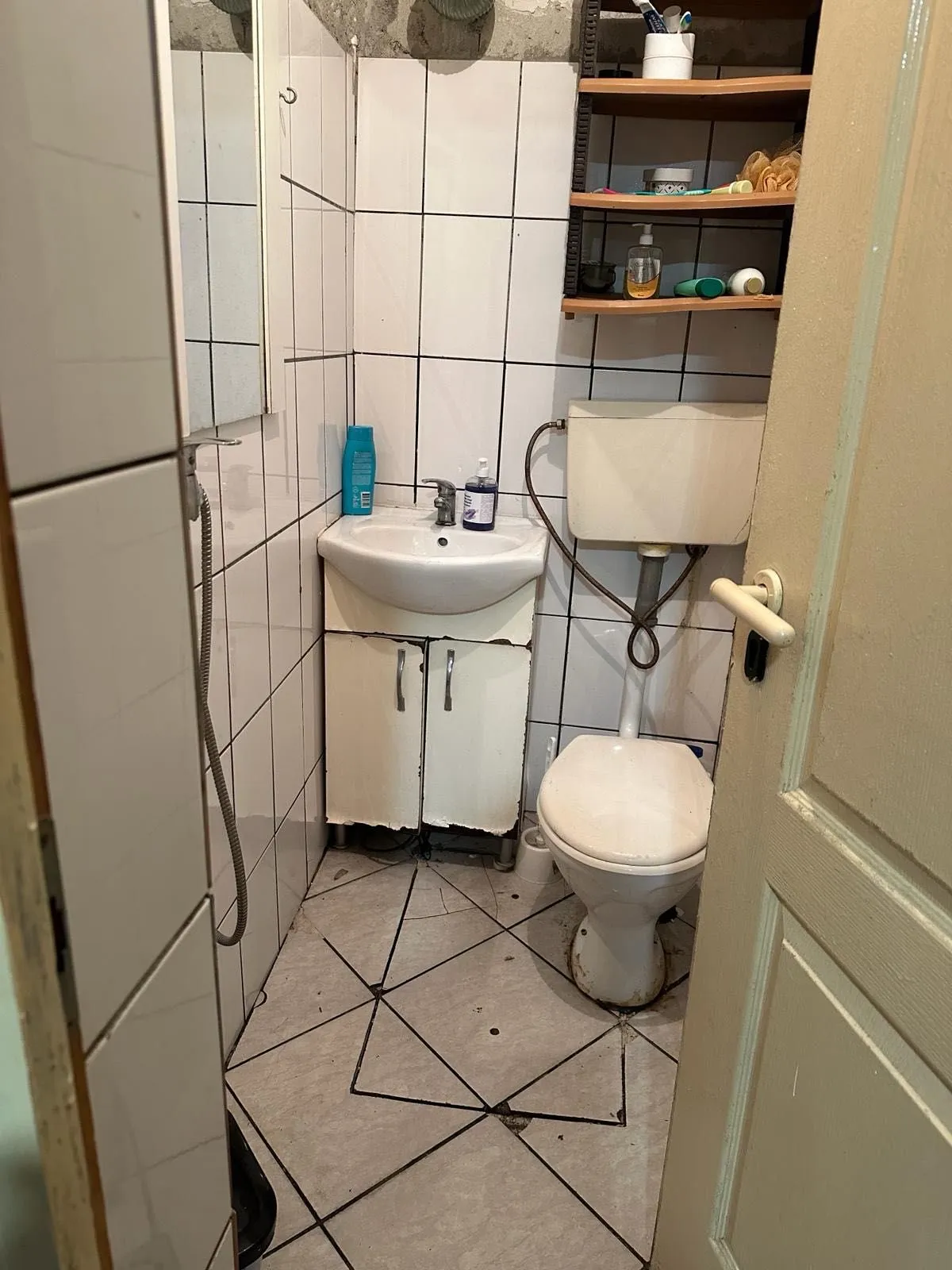 Apartament 1 camera, 36 mp, demisol in Cotroceni pret avantajos