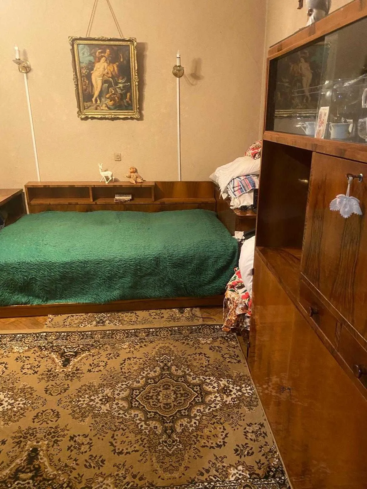 Vand Apartament 3 camere nerenovat, zona Piata Universitatii