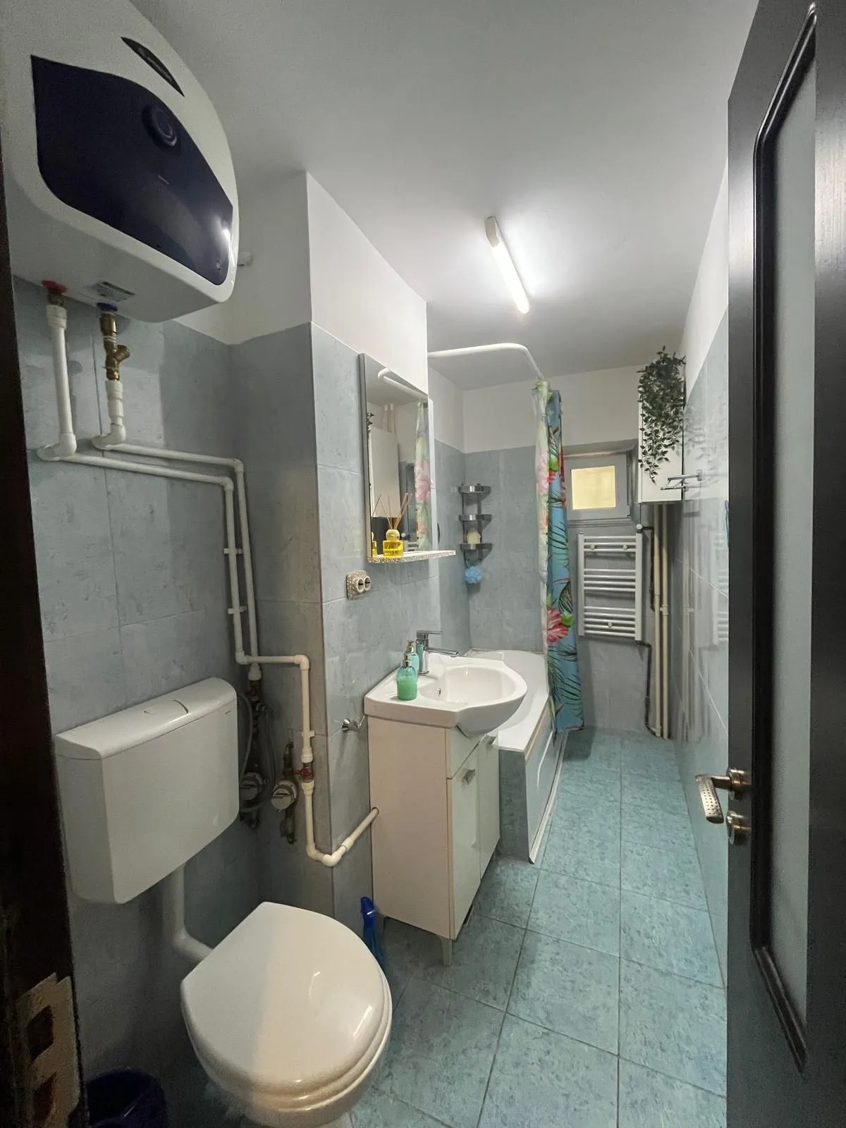 Proprietar inchiriez garsoniera spatioasa cu vedere libera Casa de Pensii Vitan