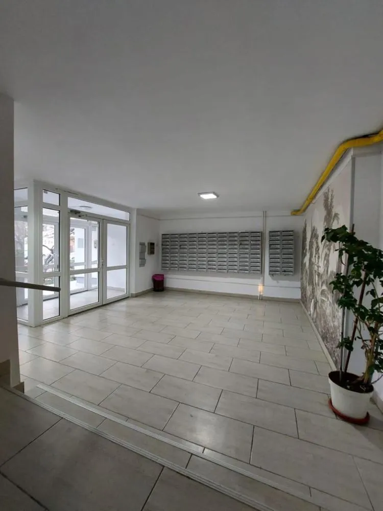 Proprietar inchiriez garsoniera spatioasa cu vedere libera Casa de Pensii Vitan