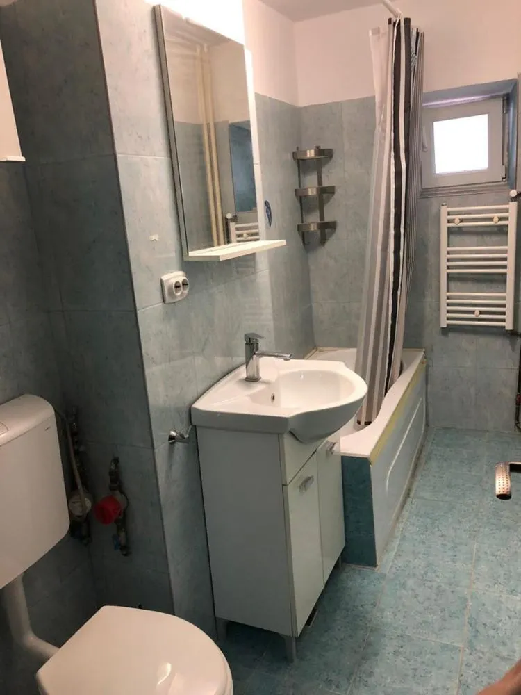 Proprietar inchiriez garsoniera spatioasa cu vedere libera Casa de Pensii Vitan