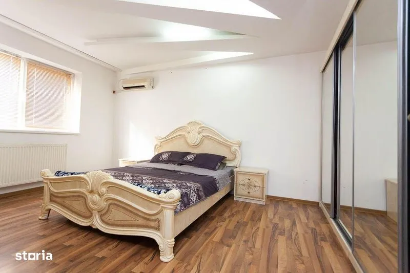 Vanzarea 2 camere. 67 mp situat in spatele fostului Rin Grand Hotel