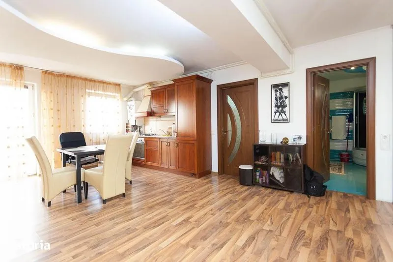 Vanzarea 2 camere. 67 mp situat in spatele fostului Rin Grand Hotel