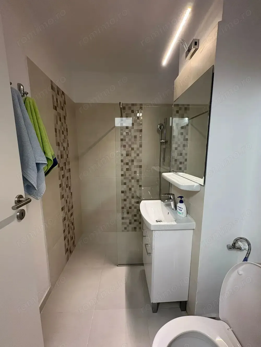 Inchiriez apartament cu 3 camere, zona Centru, in Alba Iulia