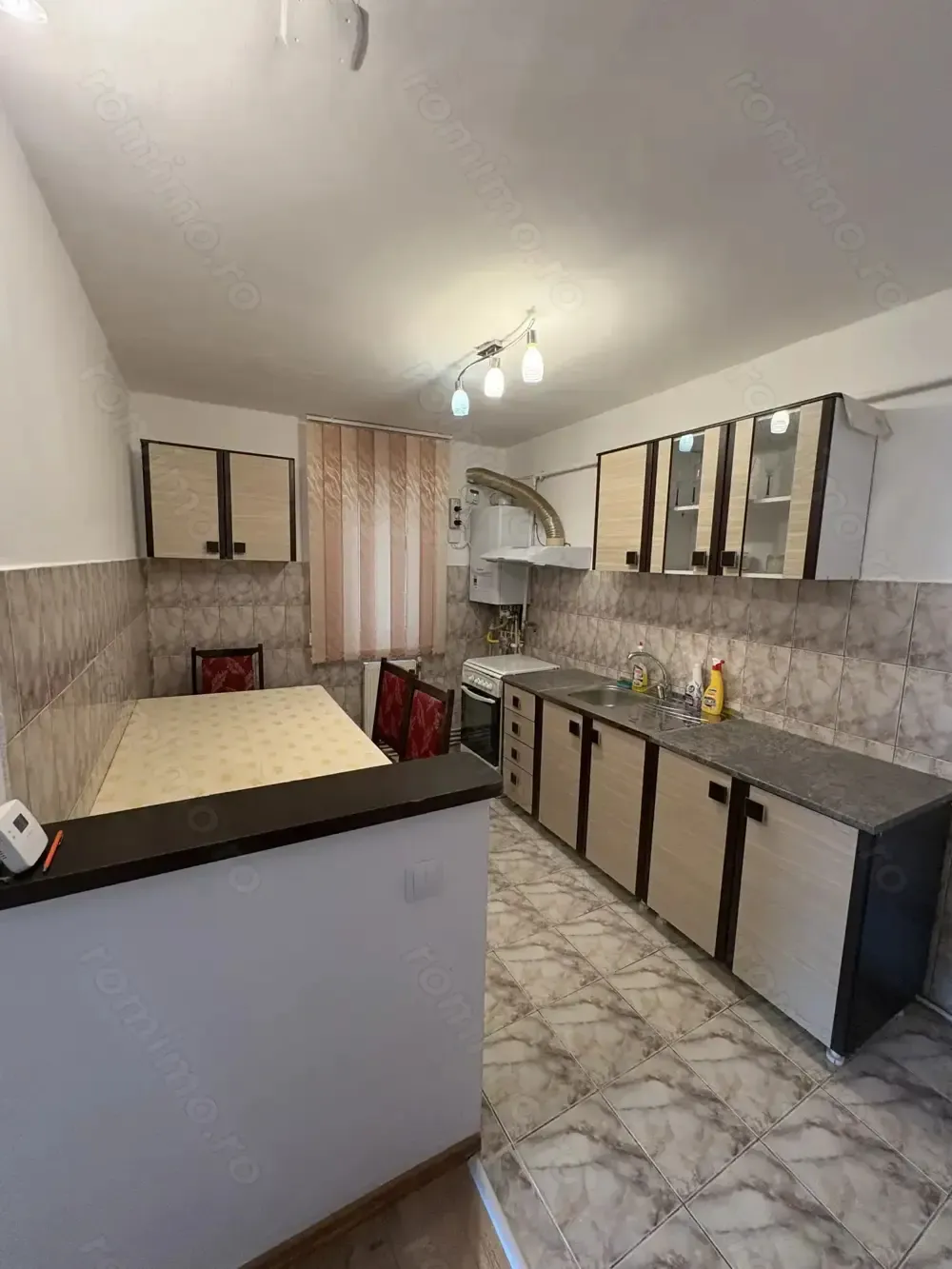 Inchiriez apartament cu 3 camere, zona Centru, in Alba Iulia