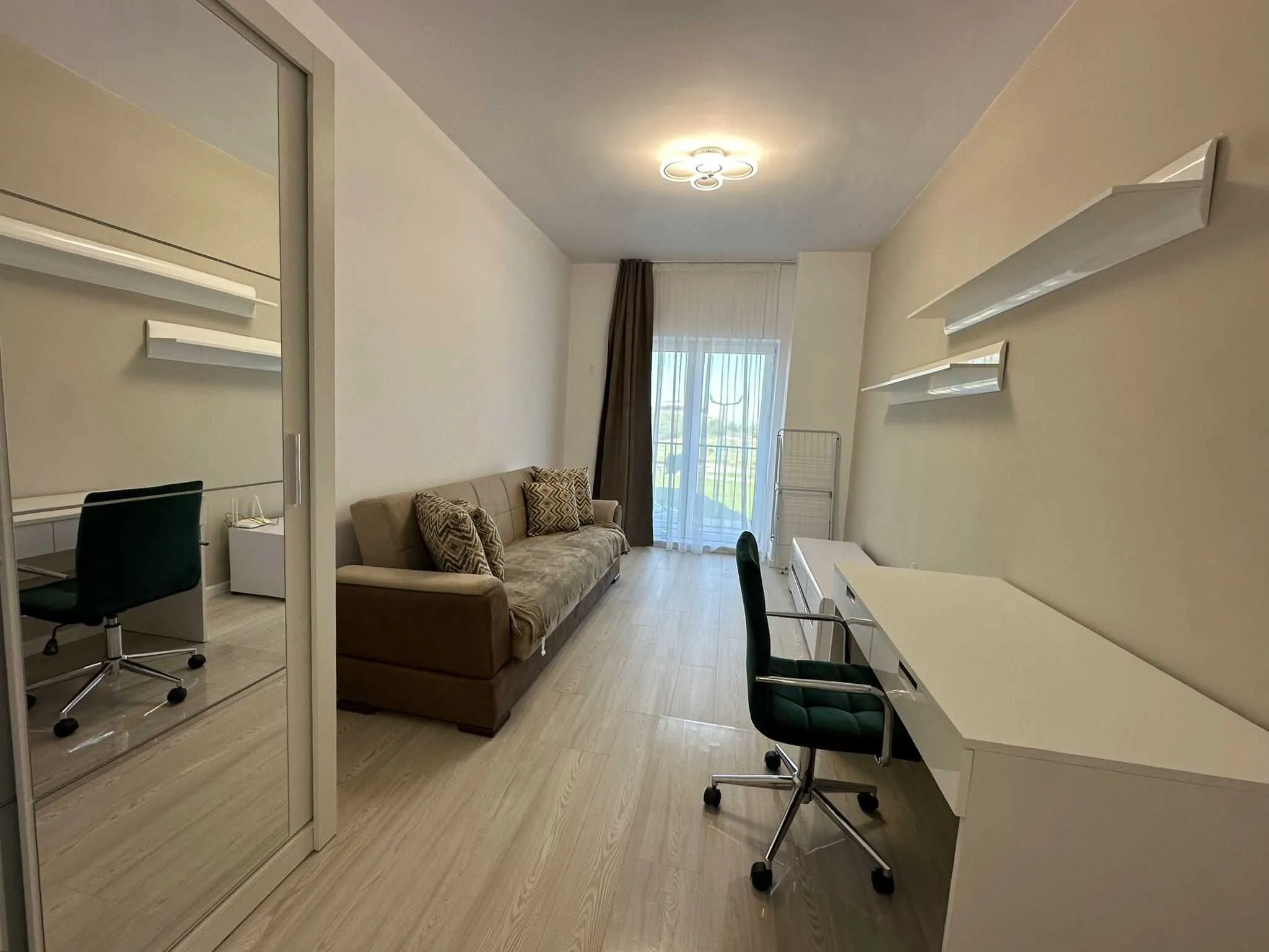 Apartament cu 3 camere si terasa de inchiriat Cartier Buna Ziua