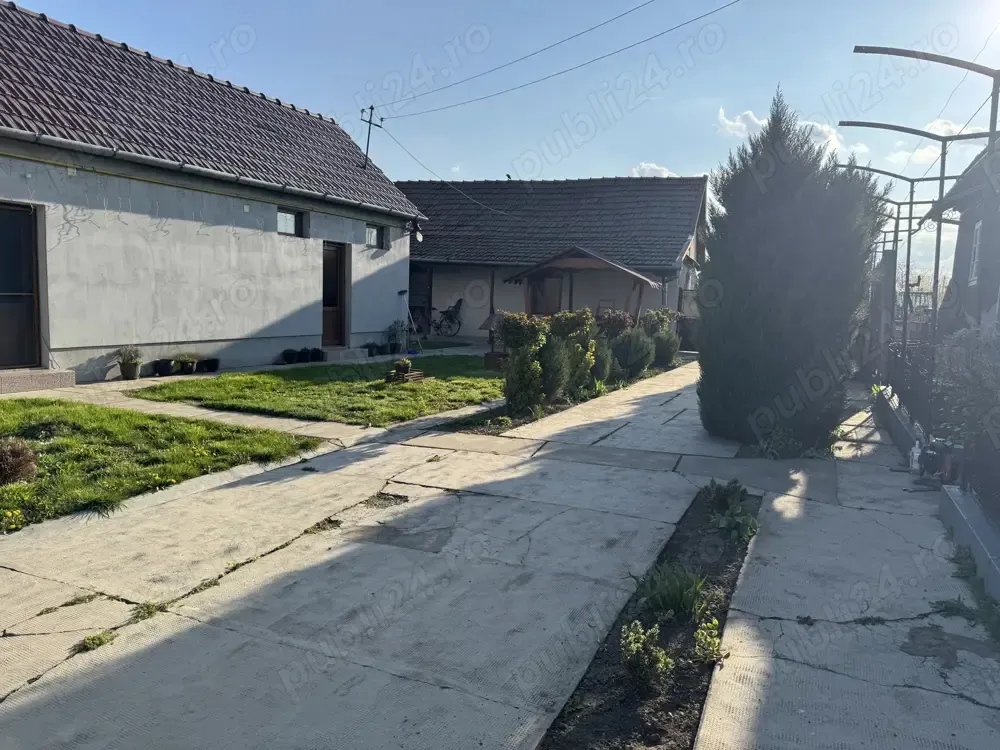 Vand casa in localitatea Nadab