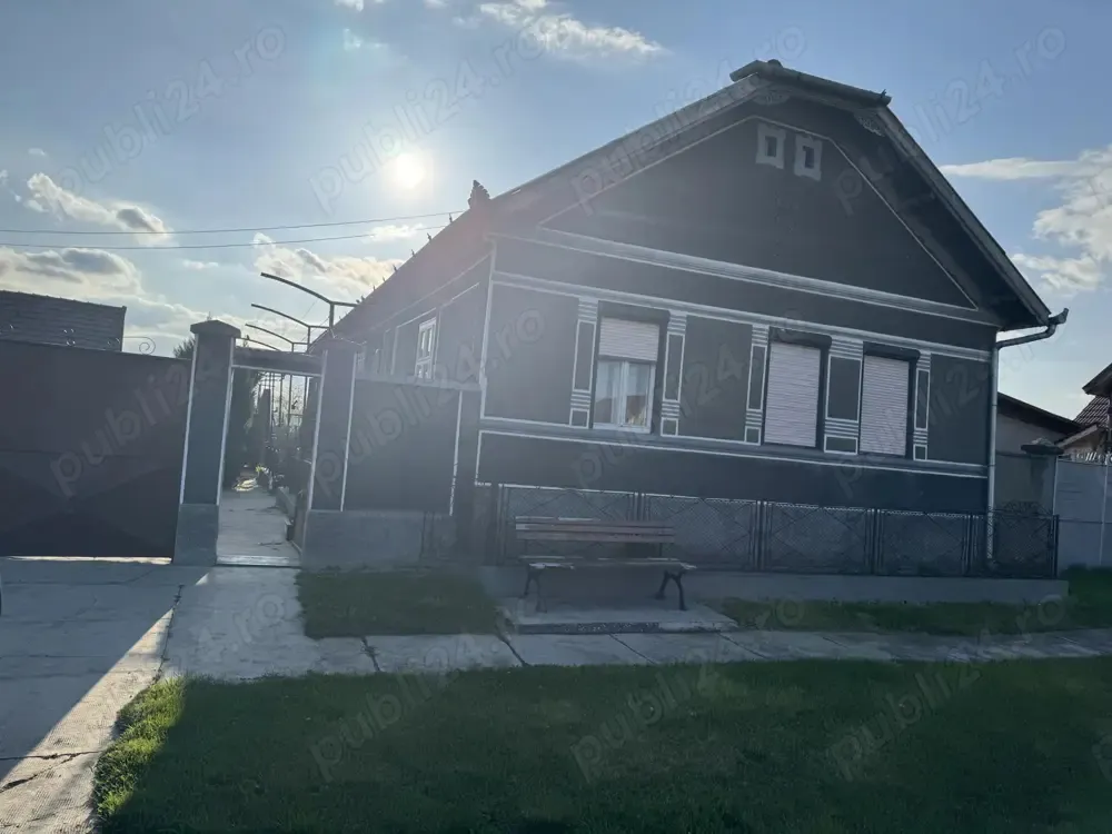 Vand casa in localitatea Nadab