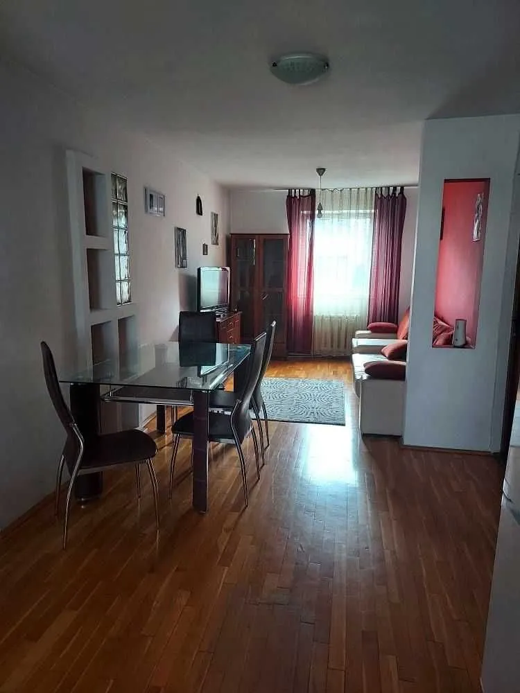 PF inchiriez apartament 4 camere