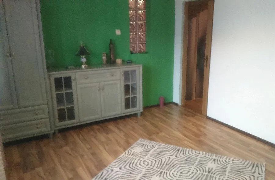 PF inchiriez apartament 4 camere