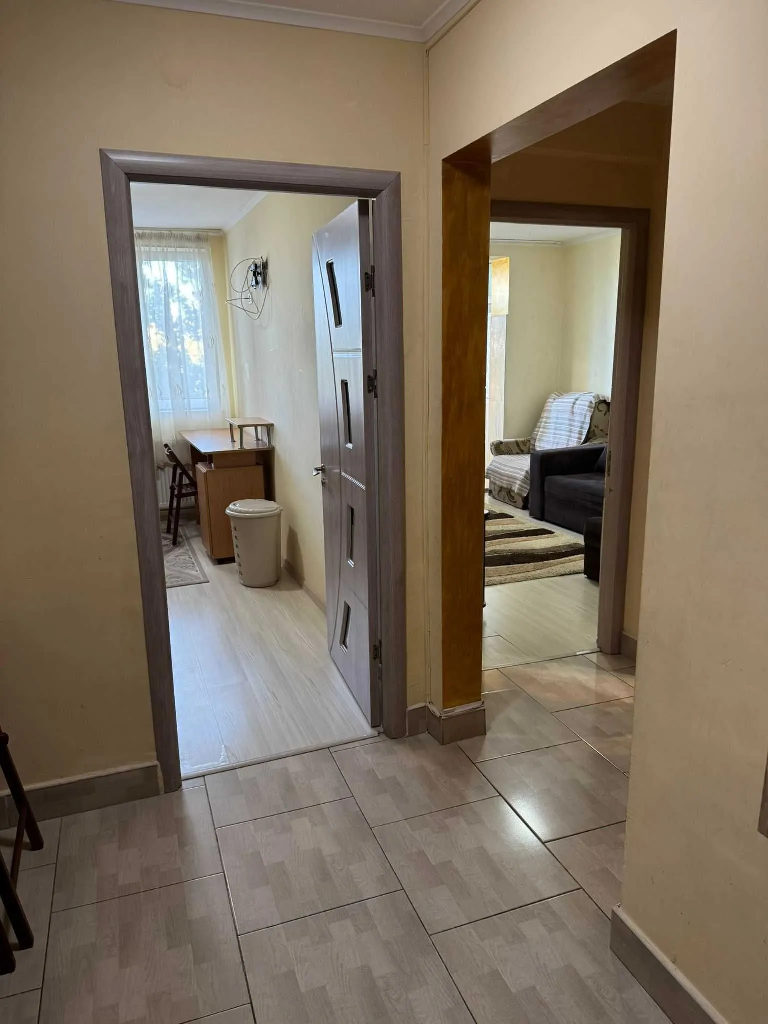 2 camere decomandate Ciresica, etaj intermediar, zona Campus