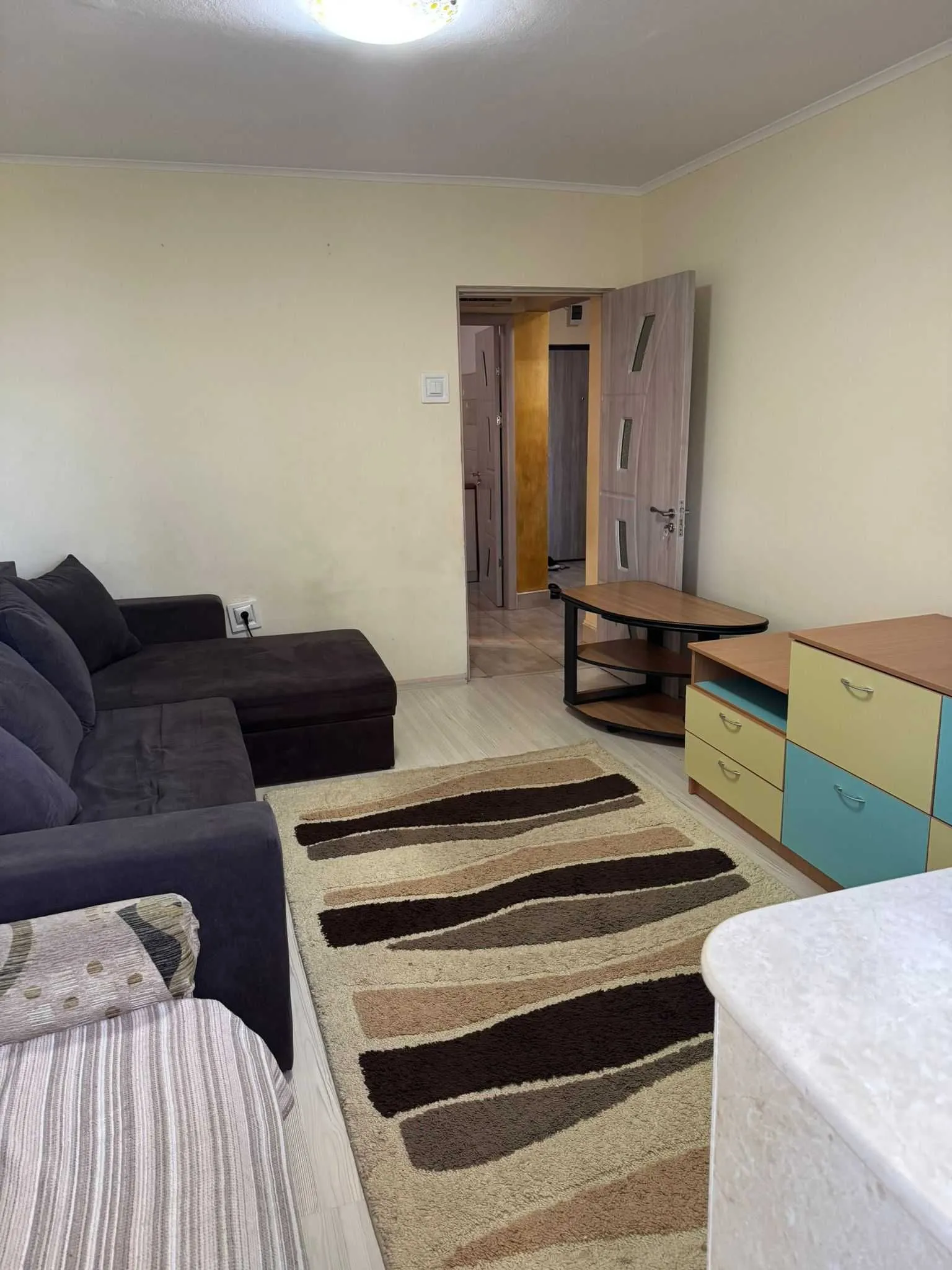 2 camere decomandate Ciresica, etaj intermediar, zona Campus