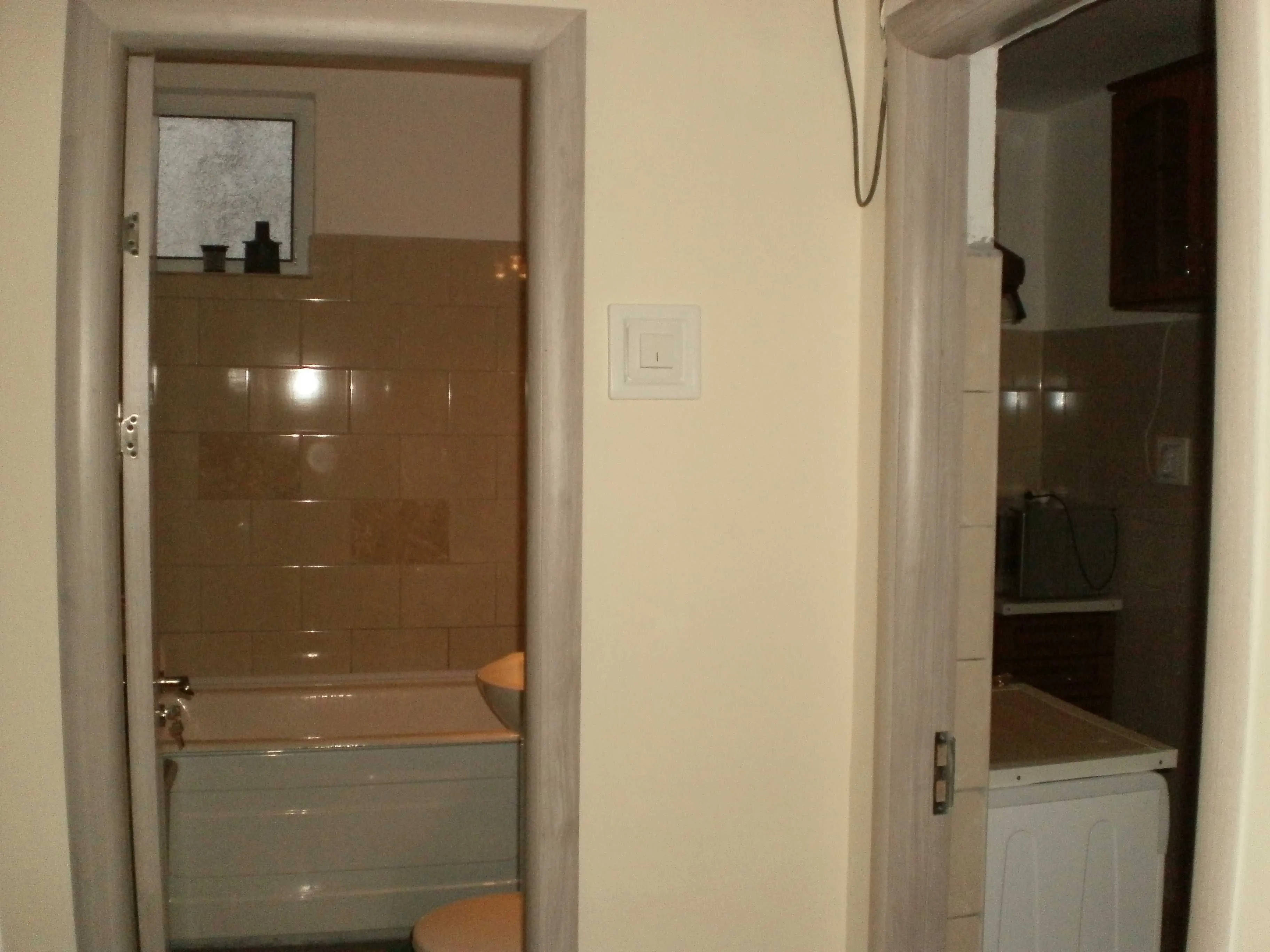 2 camere decomandate Ciresica, etaj intermediar, zona Campus