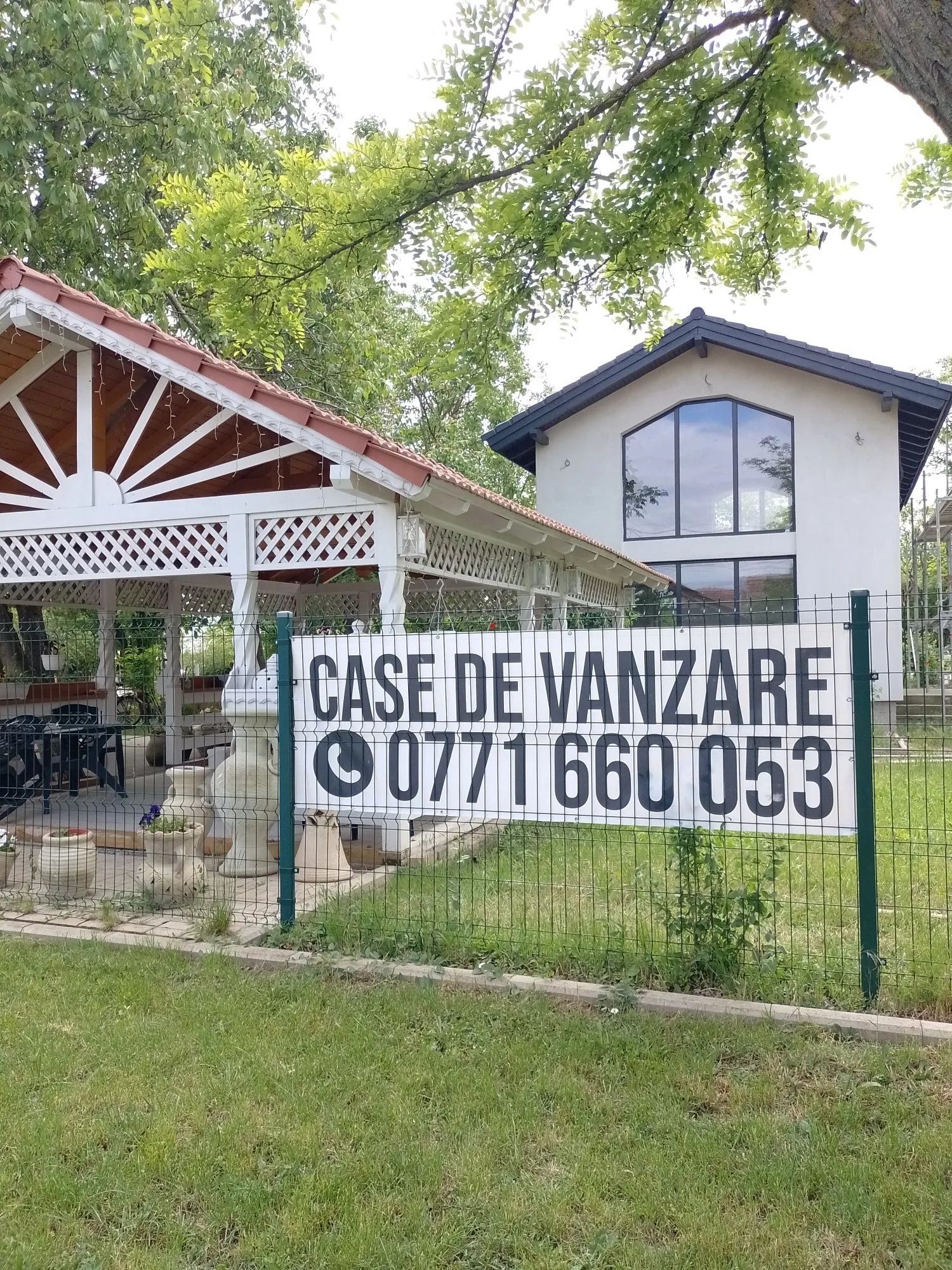 Casa noua de vanzare