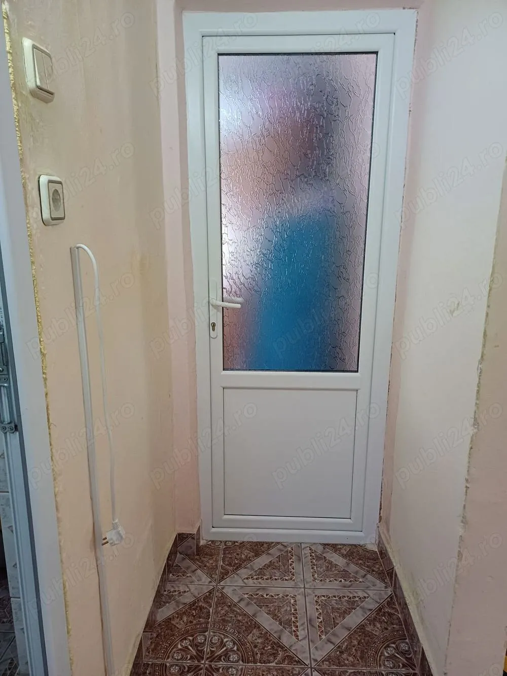 Vind Apartament decomandat