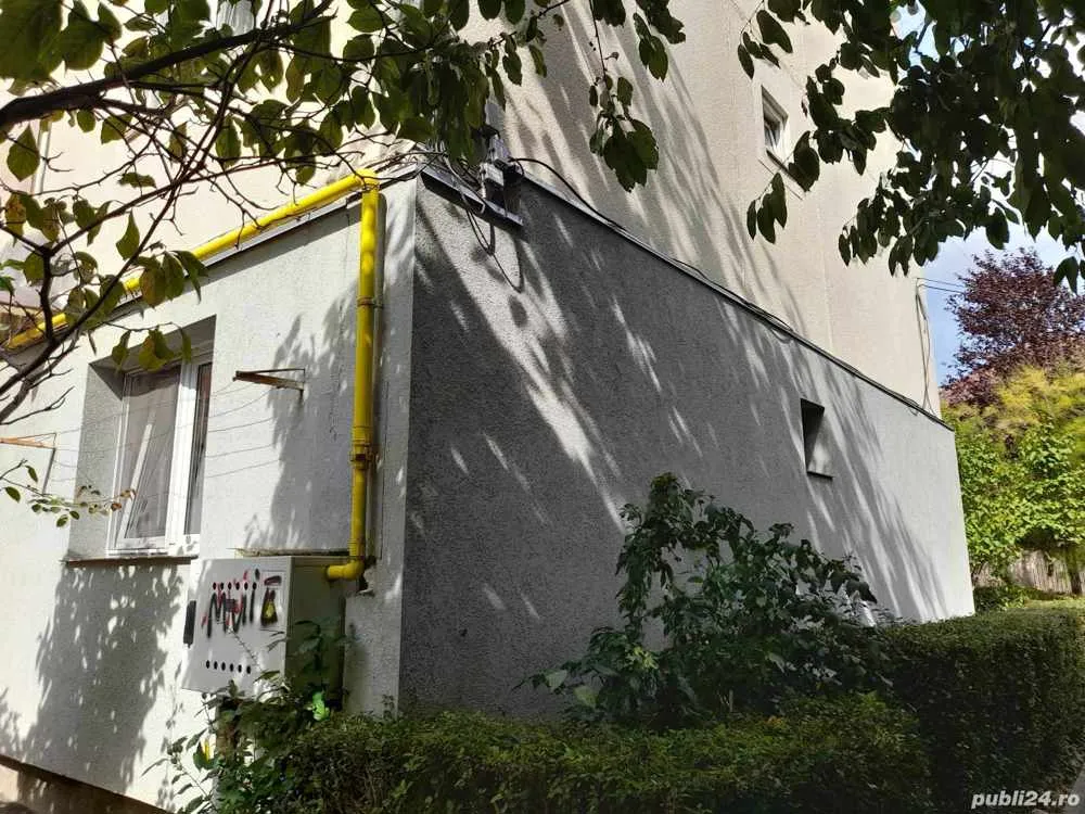 Vind Apartament decomandat