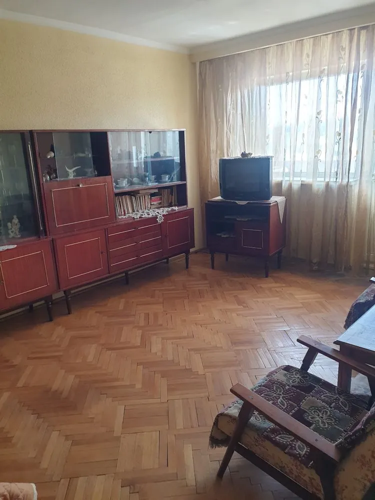 Vand apartament 4 camere, Pitesti, cartier Nord L6 .