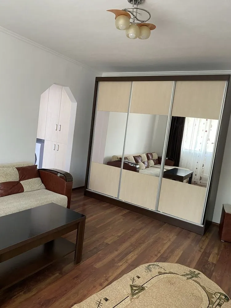 De inchiriat apartament 2 camere Pitesti.