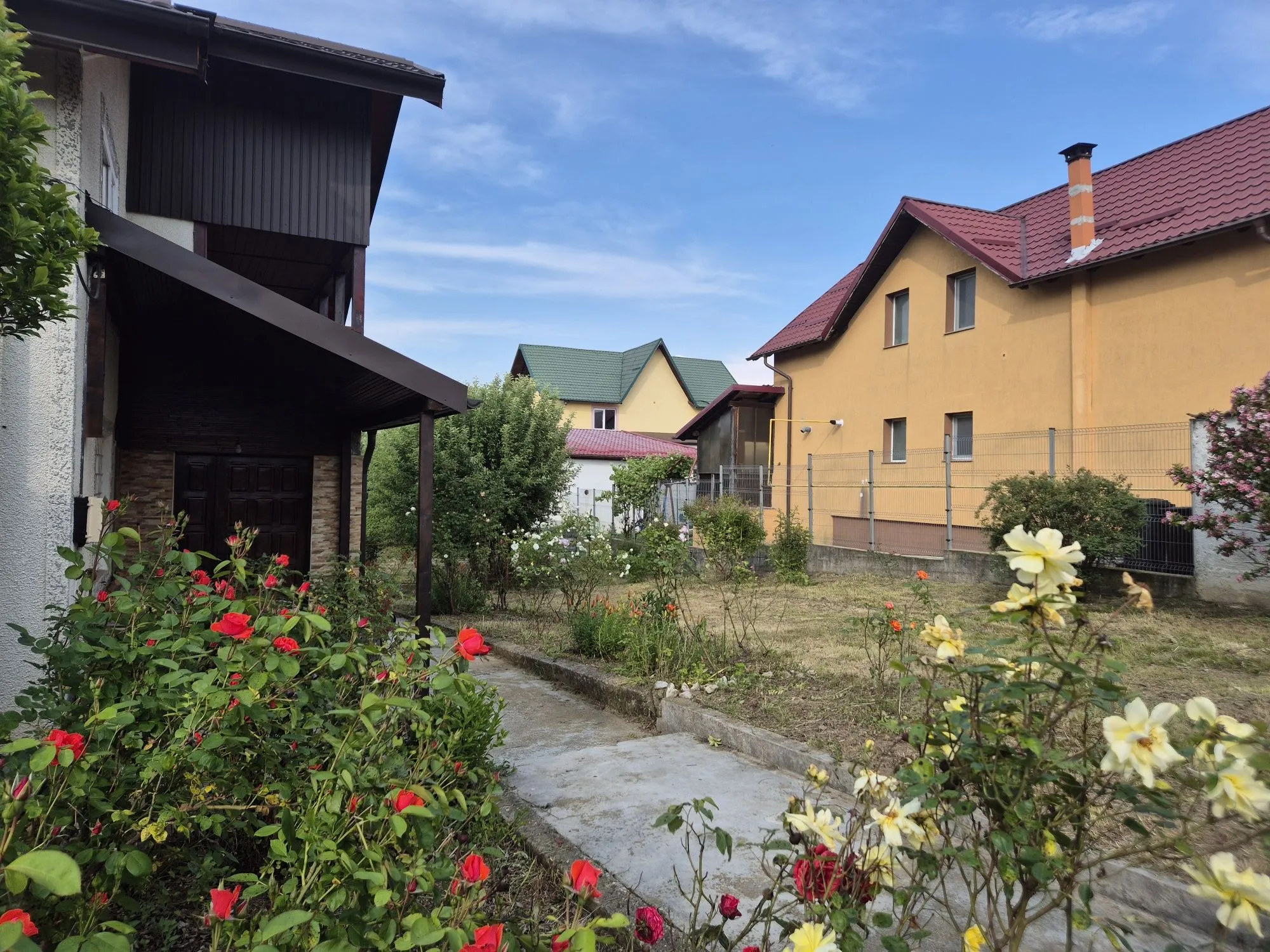 Casa +1380mp teren locatie superba