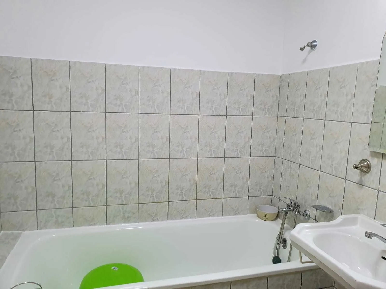 Inchiriez garsoniera