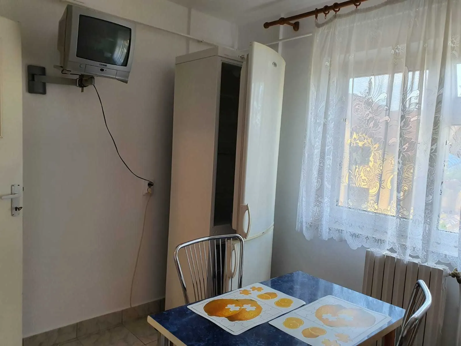 Inchiriez garsoniera