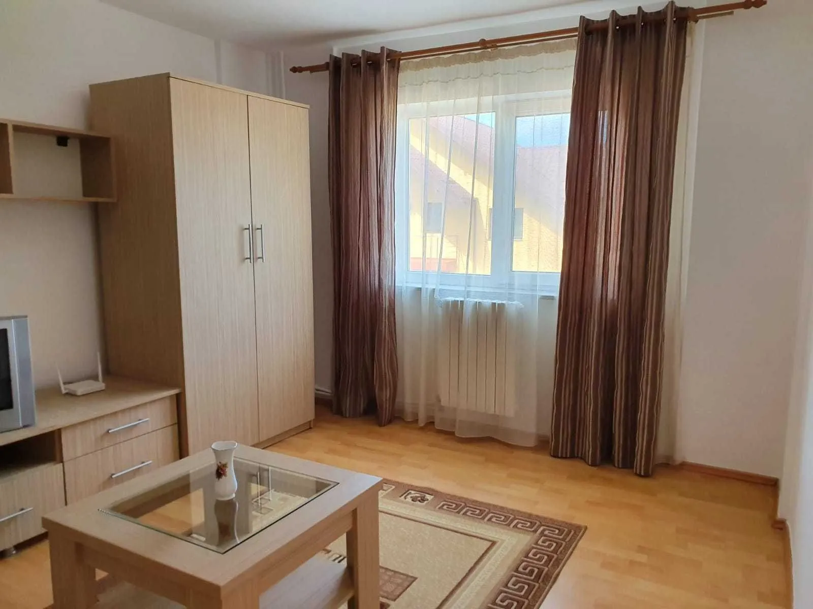 Inchiriez garsoniera